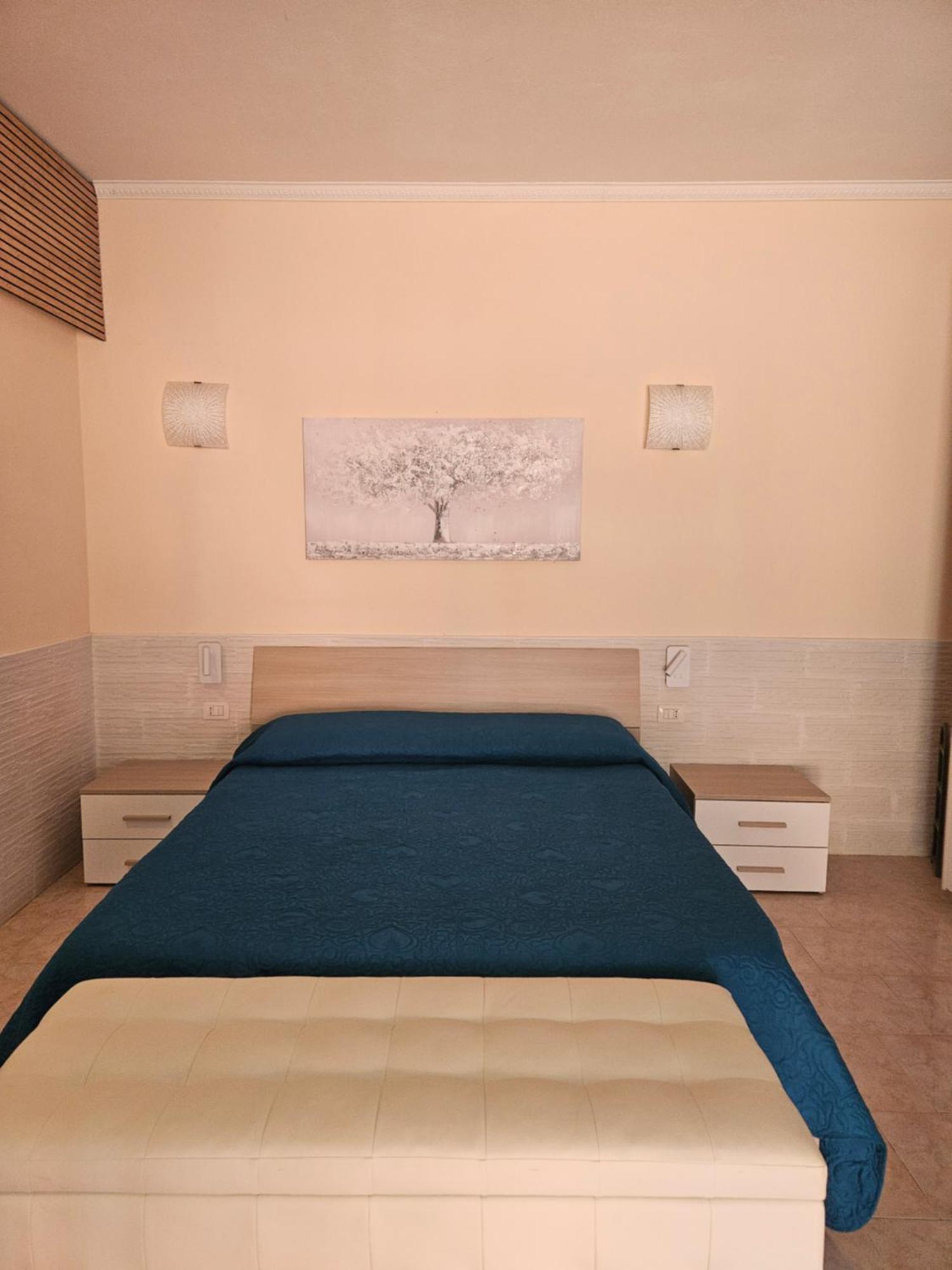 La Rosa Dei Venti B&B Chia Eksteriør bilde